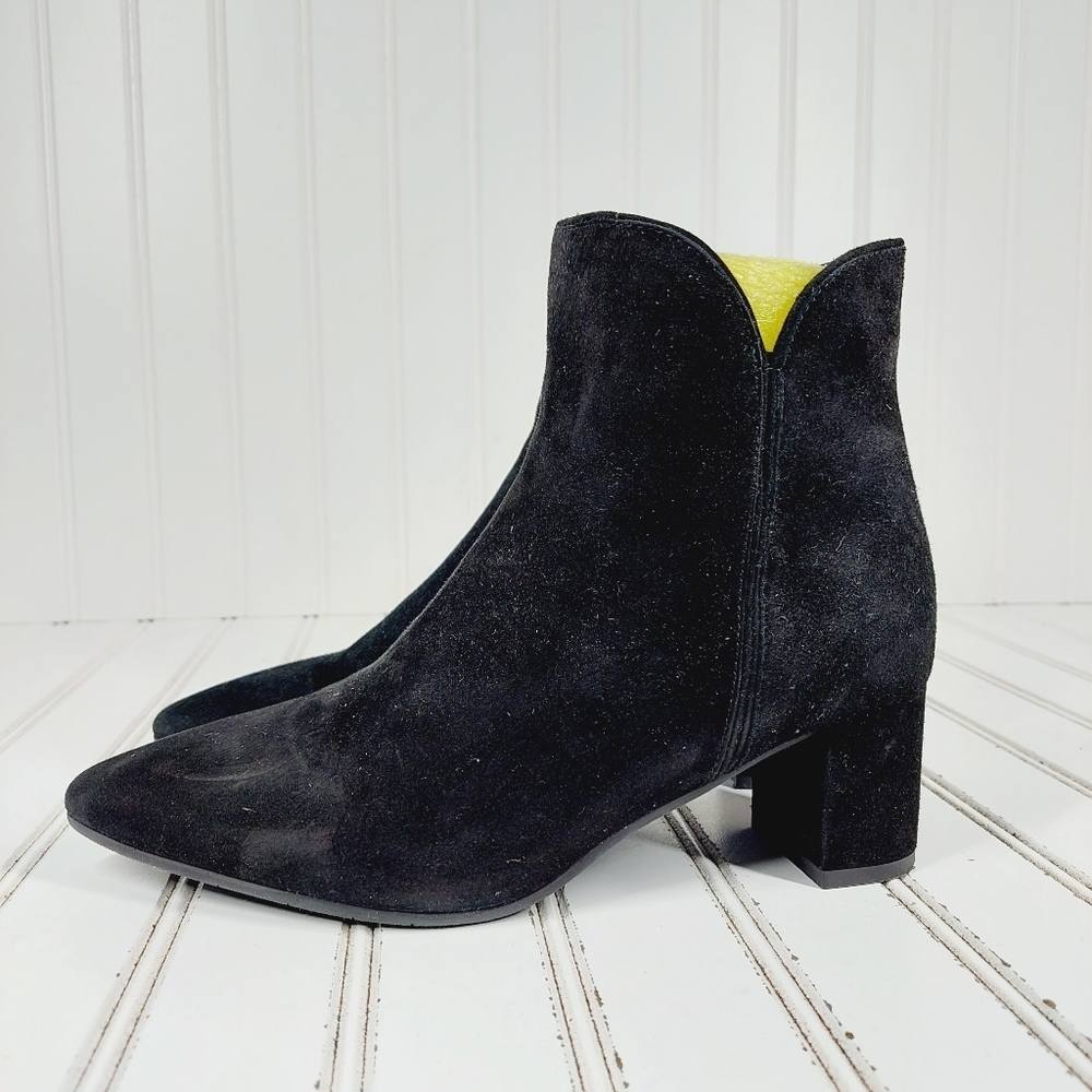 Aquatalia Black Suede Notched Block Heel Side Zip Ankle Boots M492